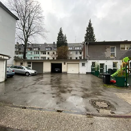 Riesen Bett, Strassenbahn Vor Der Tuer, Beste Lage, Nah Zur Messe, Keine Rechnungen Essen Exterior foto