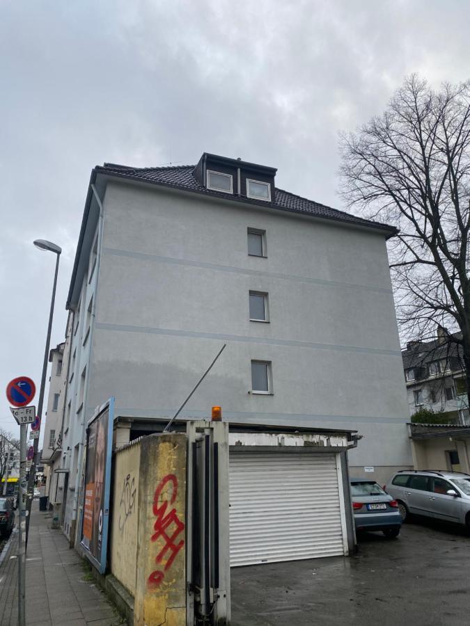 Riesen Bett, Strassenbahn Vor Der Tuer, Lage, Nah Zur Messe, Keine Rechnungen Essen